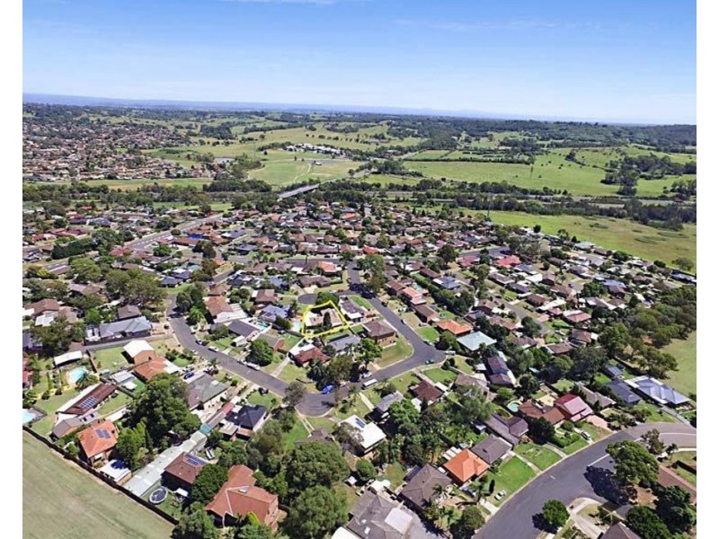 4 Muir Place, St Andrews NSW 2566