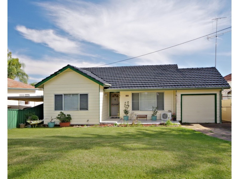 50 Farnsworth  Avenue, Campbelltown NSW 2560