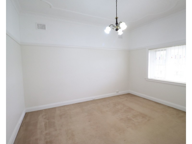 8 Yarran Street, Punchbowl NSW 2196