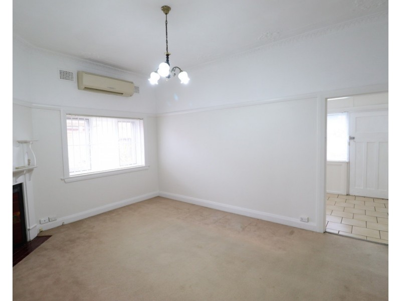 8 Yarran Street, Punchbowl NSW 2196