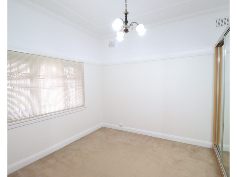 8 Yarran Street, Punchbowl NSW 2196