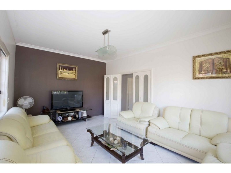 5 BONDS Road, Punchbowl NSW 2196