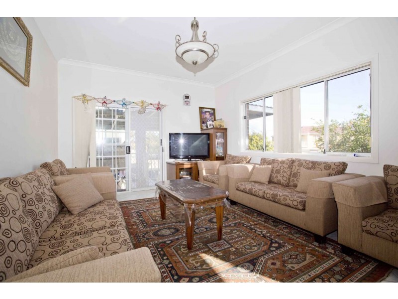 5 BONDS Road, Punchbowl NSW 2196