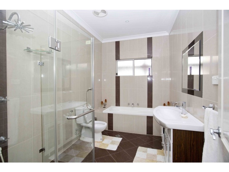 5 BONDS Road, Punchbowl NSW 2196