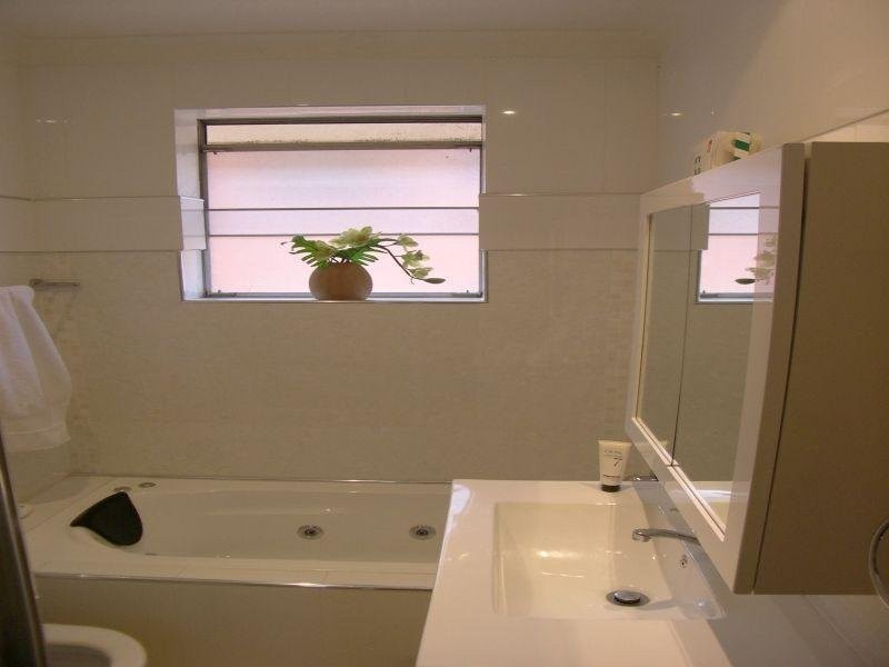 8/4 Boorea Ave, Lakemba NSW 2195