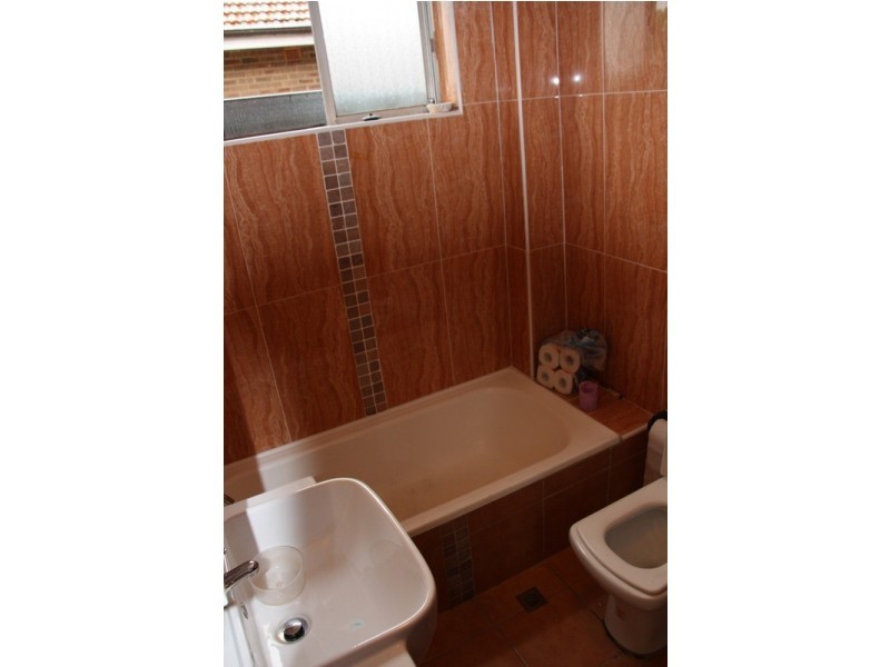 2/41 Matthews Street, Punchbowl NSW 2196