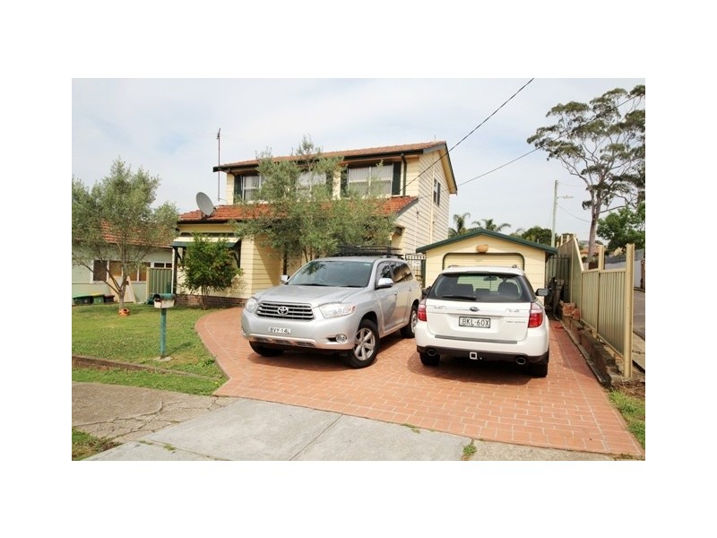 40 GOSLING ST, Greenacre NSW 2190