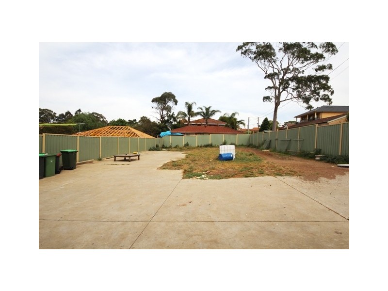 40 GOSLING ST, Greenacre NSW 2190