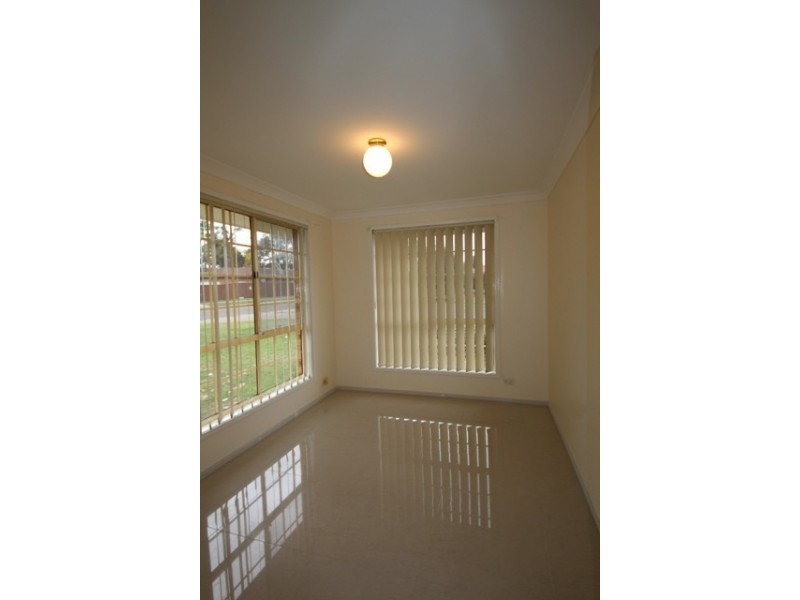 25 Guernsey Avenue, Minto NSW 2566