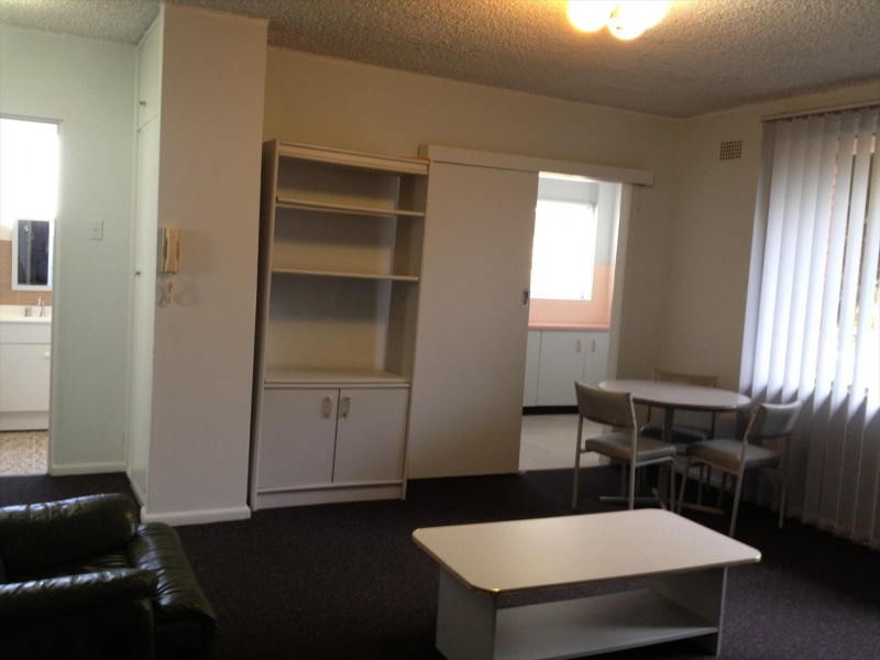 3/10 Dunkirk av, Kingsgrove NSW 2208