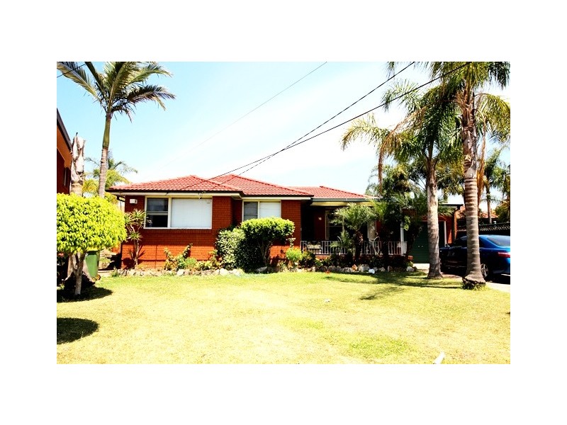 16 Narelle cres, Greenacre NSW 2190