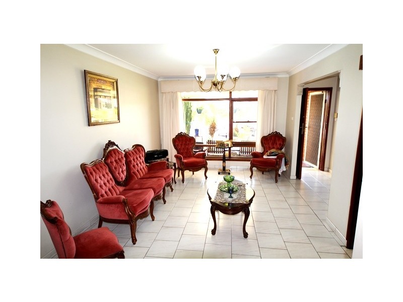 16 Narelle cres, Greenacre NSW 2190