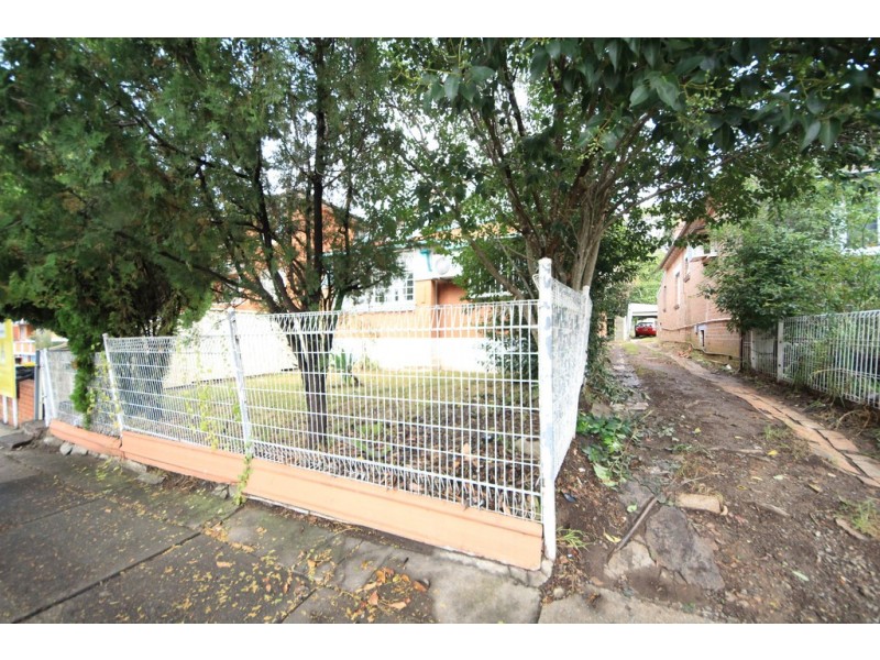 12 FAIRMOUNT ST, Lakemba NSW 2195