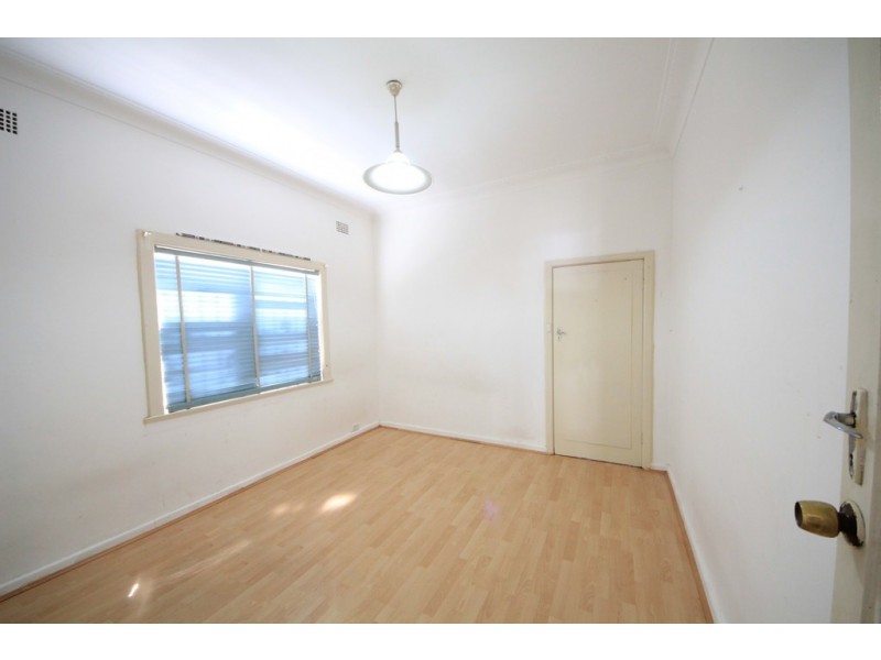 15 HAMPDEN ROAD, Lakemba NSW 2195