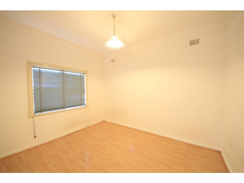 15 HAMPDEN ROAD, Lakemba NSW 2195