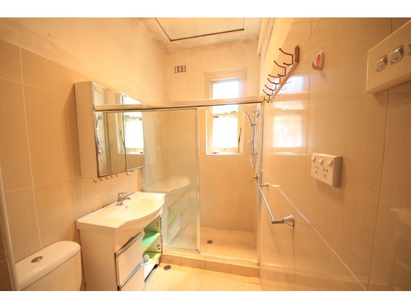 15 HAMPDEN ROAD, Lakemba NSW 2195