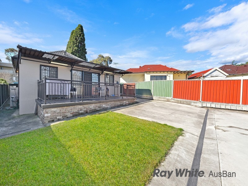4 NOCKOLDS AVENUE, Punchbowl NSW 2196