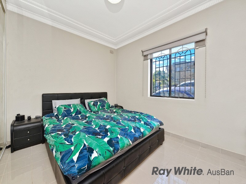 4 NOCKOLDS AVENUE, Punchbowl NSW 2196
