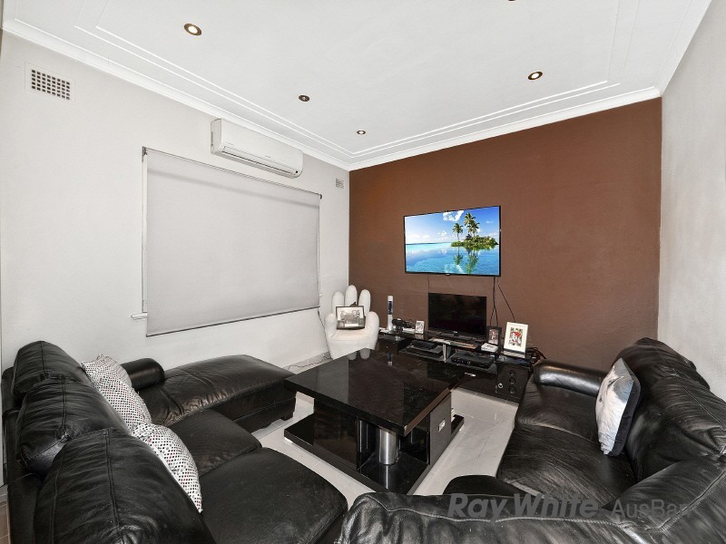 4 NOCKOLDS AVENUE, Punchbowl NSW 2196