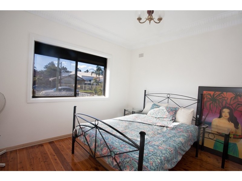 4 WEYLAND ST, Punchbowl NSW 2196