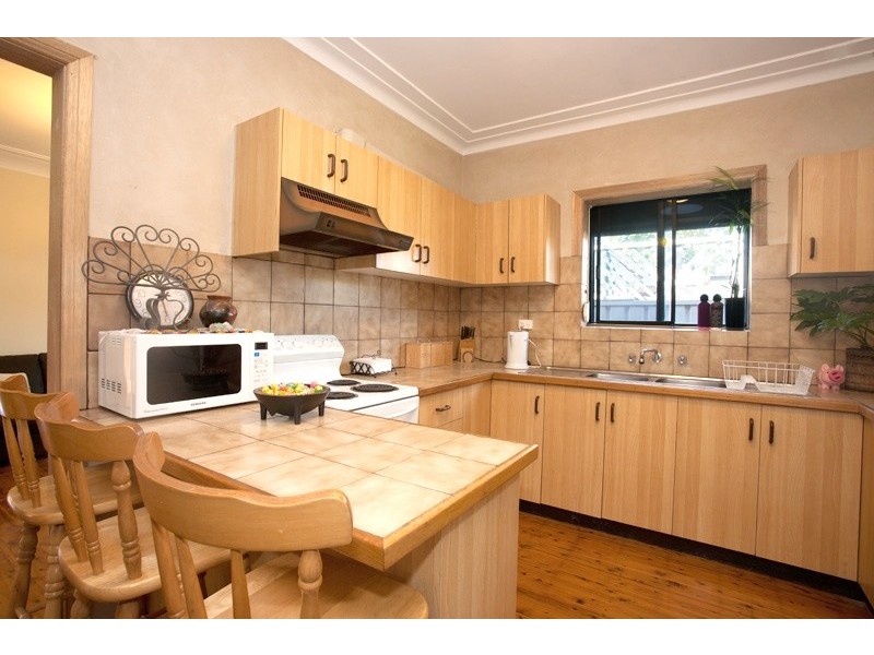 4 WEYLAND ST, Punchbowl NSW 2196