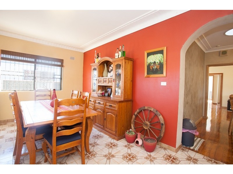 4 WEYLAND ST, Punchbowl NSW 2196