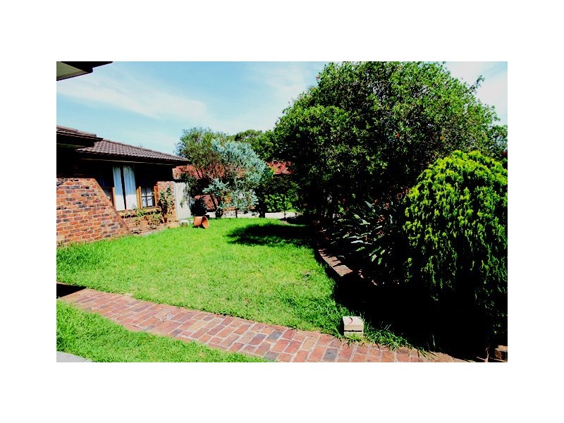 5 Brolga Place, Ingleburn NSW 2565