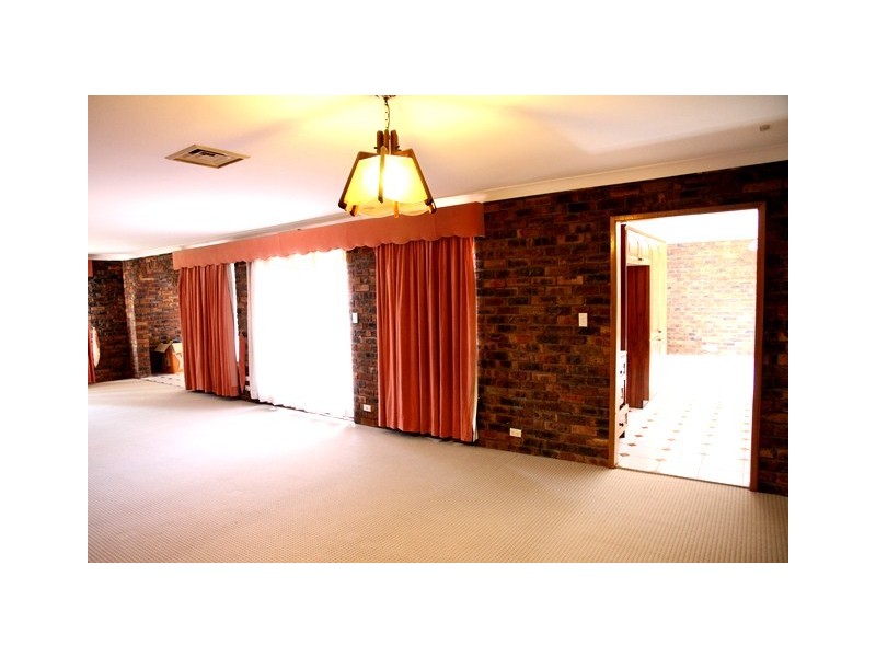 5 Brolga Place, Ingleburn NSW 2565