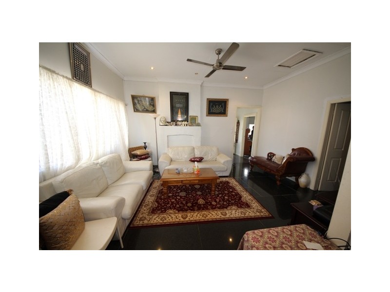 187 Wangee Rd, Greenacre NSW 2190