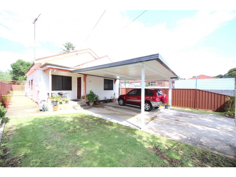 121 Dennis St, Lakemba NSW 2195