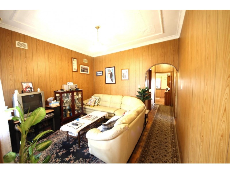 121 Dennis St, Lakemba NSW 2195