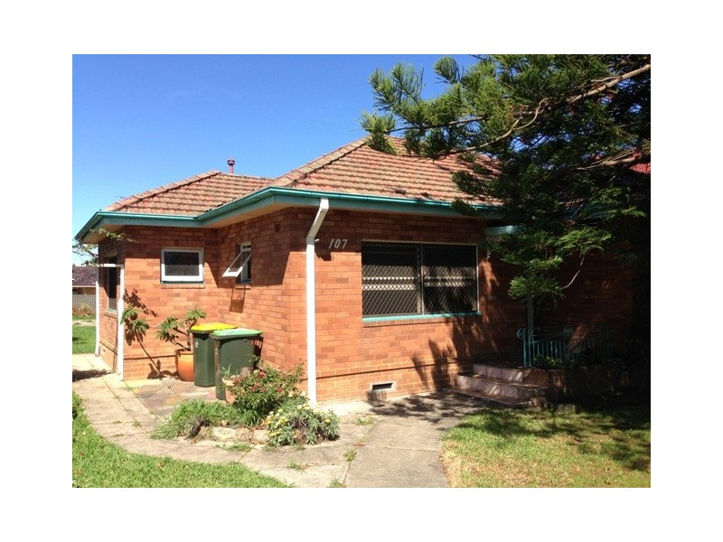 107 Acacia ave, Greenacre NSW 2190