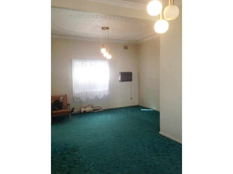 6 Edge St, Wiley Park NSW 2195