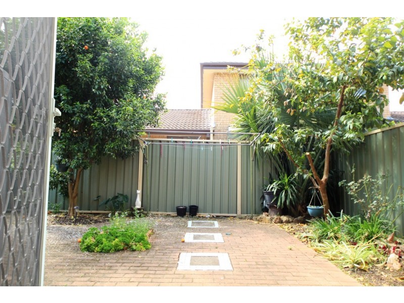 4/27 Myee Road, Macquarie Fields NSW 2564