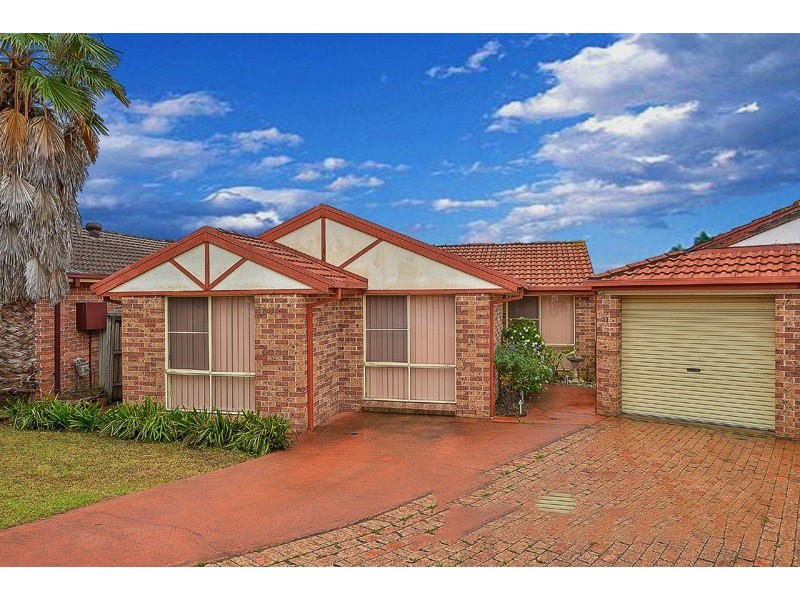 31 MCLAREN PL, Ingleburn NSW 2565
