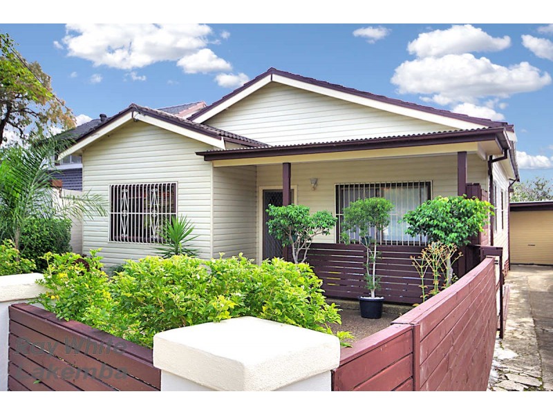 25 Urunga Parade, Punchbowl NSW 2196