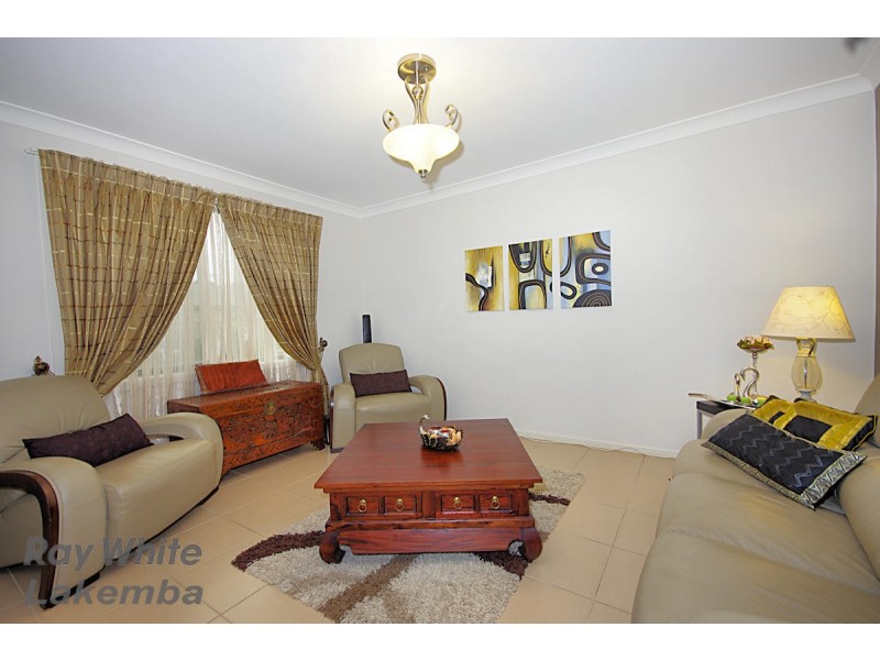 13 Hollyoake Circuit, Glenfield NSW 2167