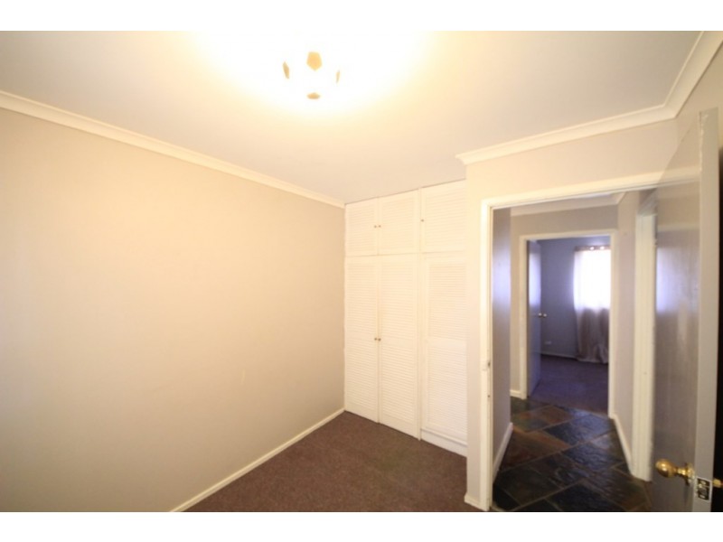 2 NELL PLACE, Ambarvale NSW 2560