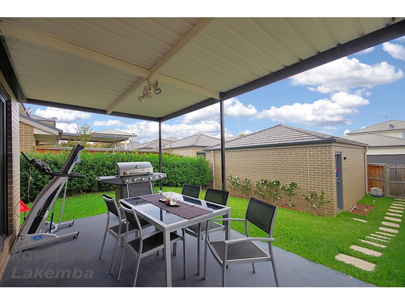 13 hollyoake circuit, Glenfield NSW 2167