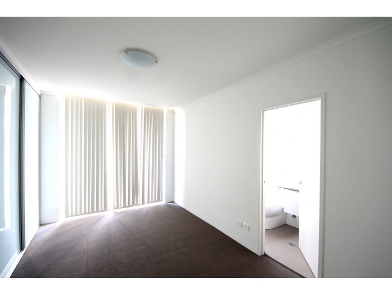 18/4 Charles St, Canterbury NSW 2193