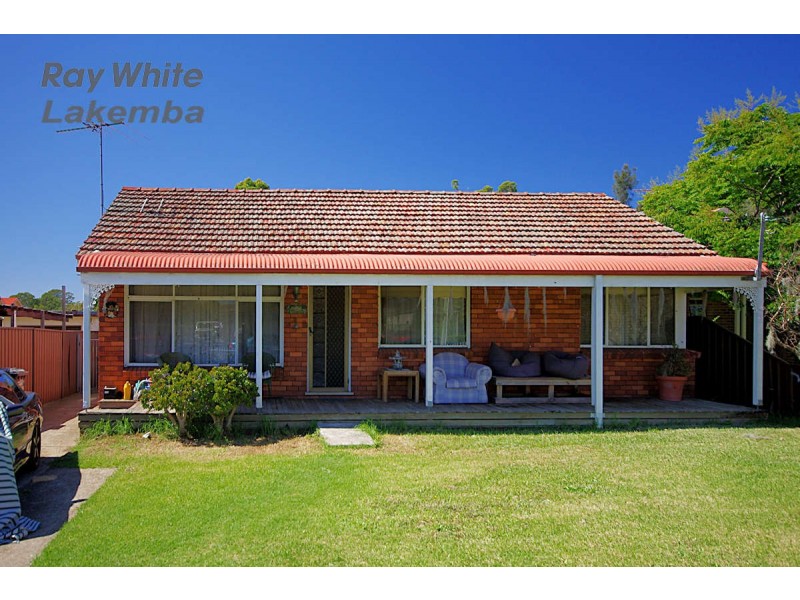 10 Waratah Cres, Macquarie Fields NSW 2564