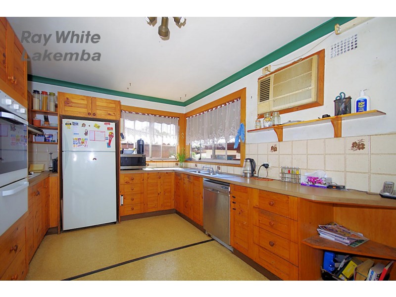 10 Waratah Cres, Macquarie Fields NSW 2564