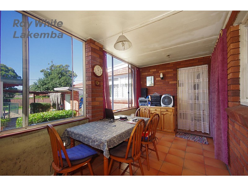 10 Waratah Cres, Macquarie Fields NSW 2564