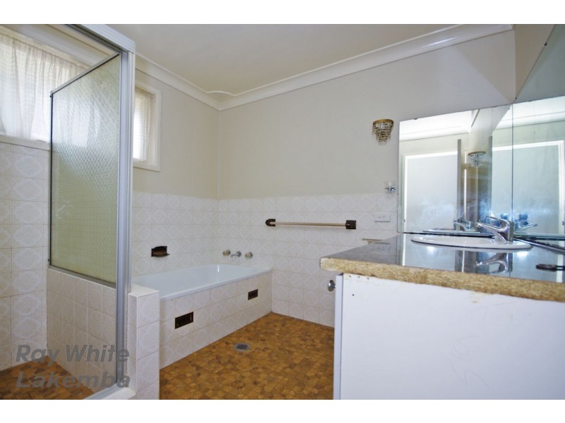 5 Ash Pl, Bradbury NSW 2560