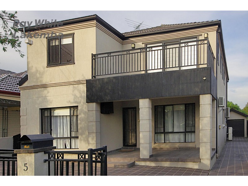 5 Skyline Street, Greenacre NSW 2190