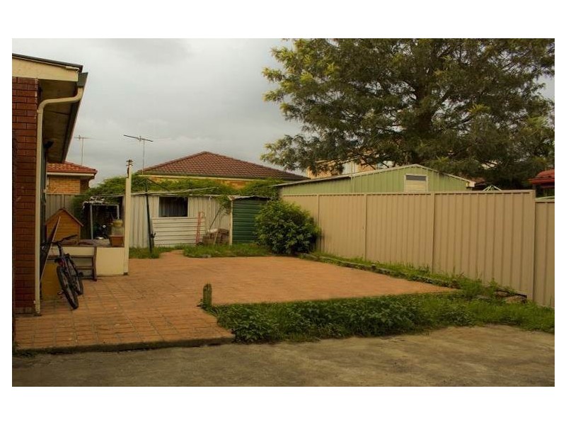 33 First Avenue, Hoxton Park NSW 2171