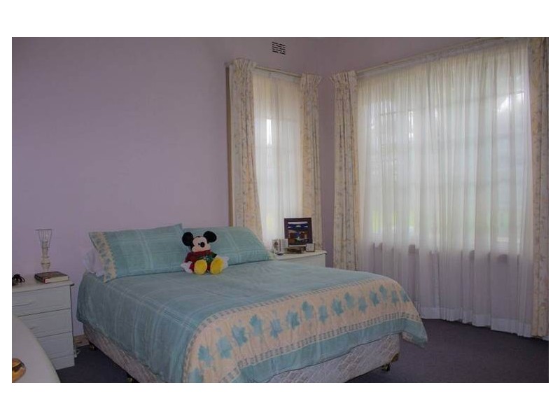 33 First Avenue, Hoxton Park NSW 2171