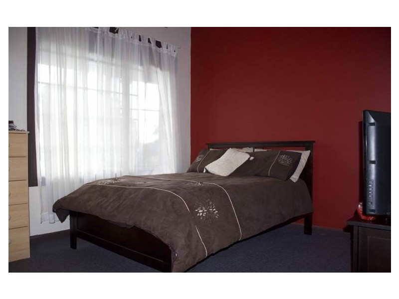33 First Avenue, Hoxton Park NSW 2171
