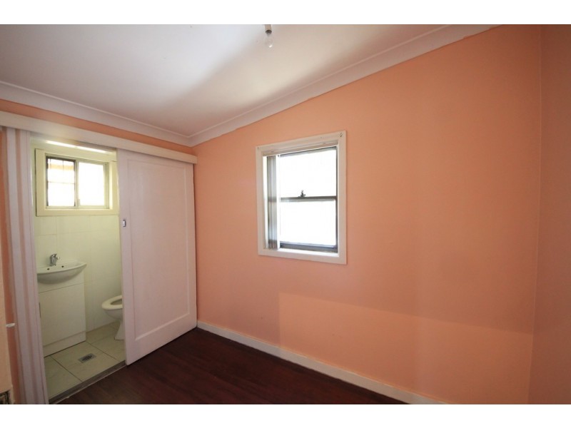 2 Lonard Avenue, Wiley Park NSW 2195