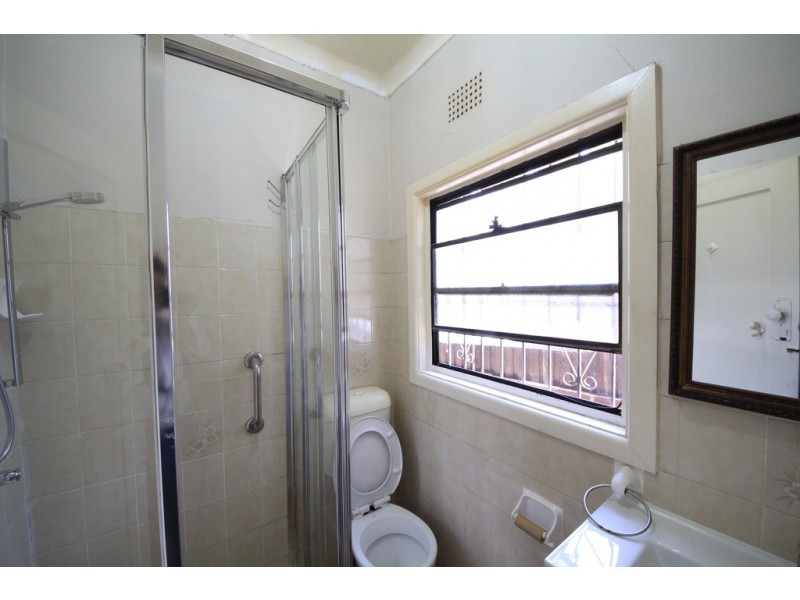 2 Lonard Avenue, Wiley Park NSW 2195